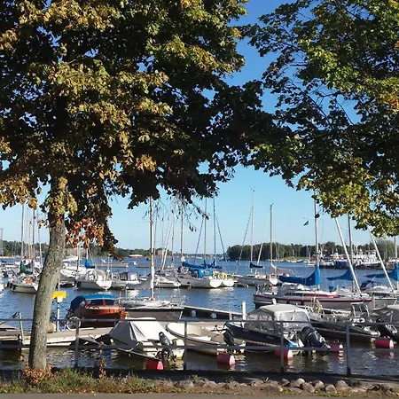 Seaside Downtown With Private Parking