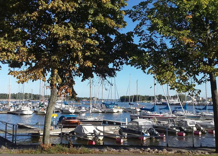 Seaside Downtown With Private Parking