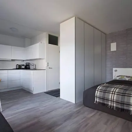 Seaside Downtown With Private Parking Apartment