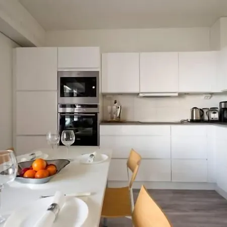 Seaside Downtown With Private Parking * Helsingfors