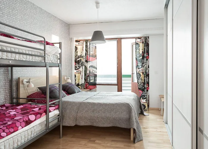 Seaside Downtown With Private Parking *